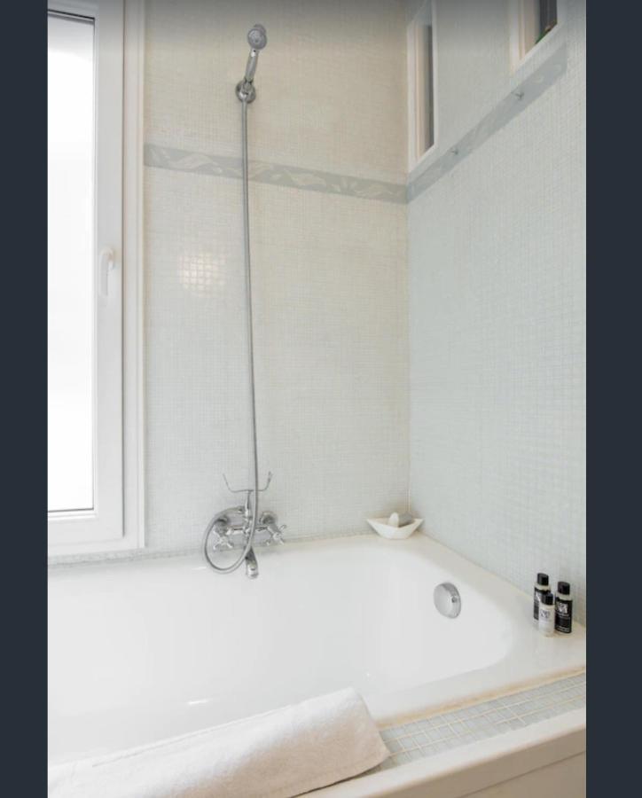 Paris Petit Appartement Lumineux Et Atypique Exteriör bild