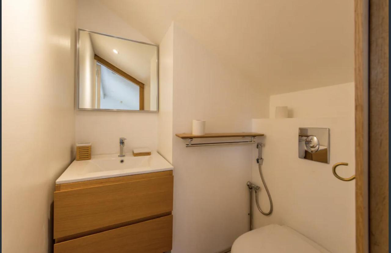 Paris Petit Appartement Lumineux Et Atypique Exteriör bild